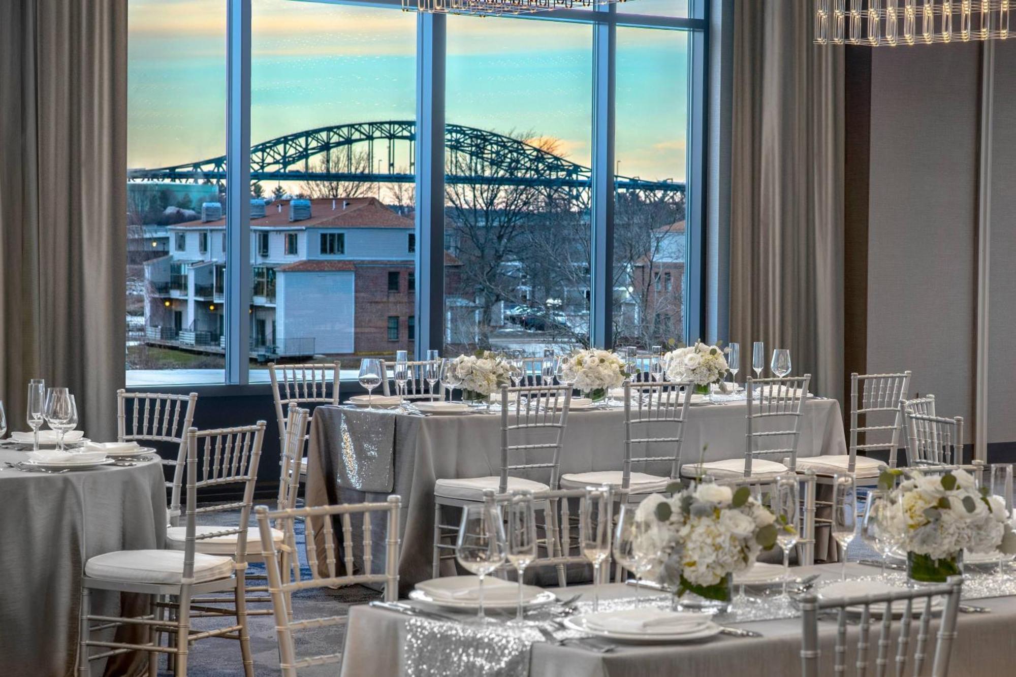 Ac Hotel By Marriott Portsmouth Downtown/Waterfront Exterior foto